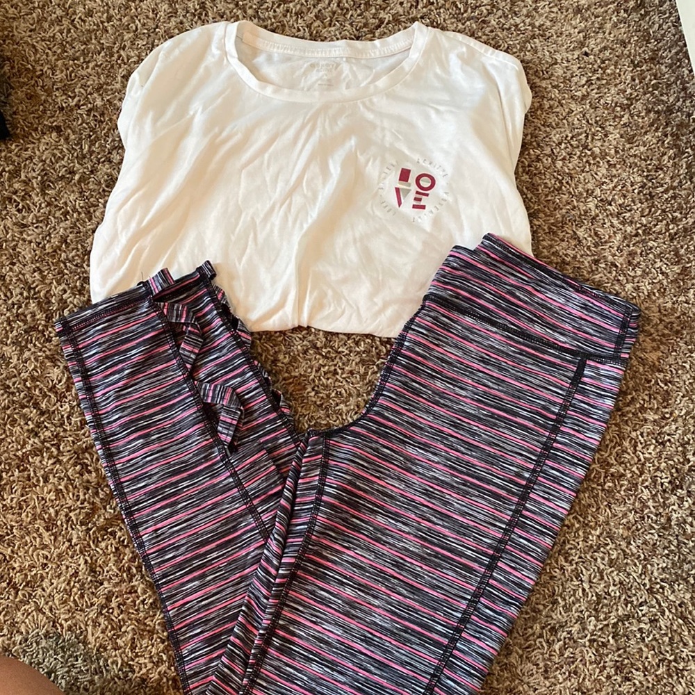 FULL OUTIFT. includes dri fit leggings and dri fit t-shirt!